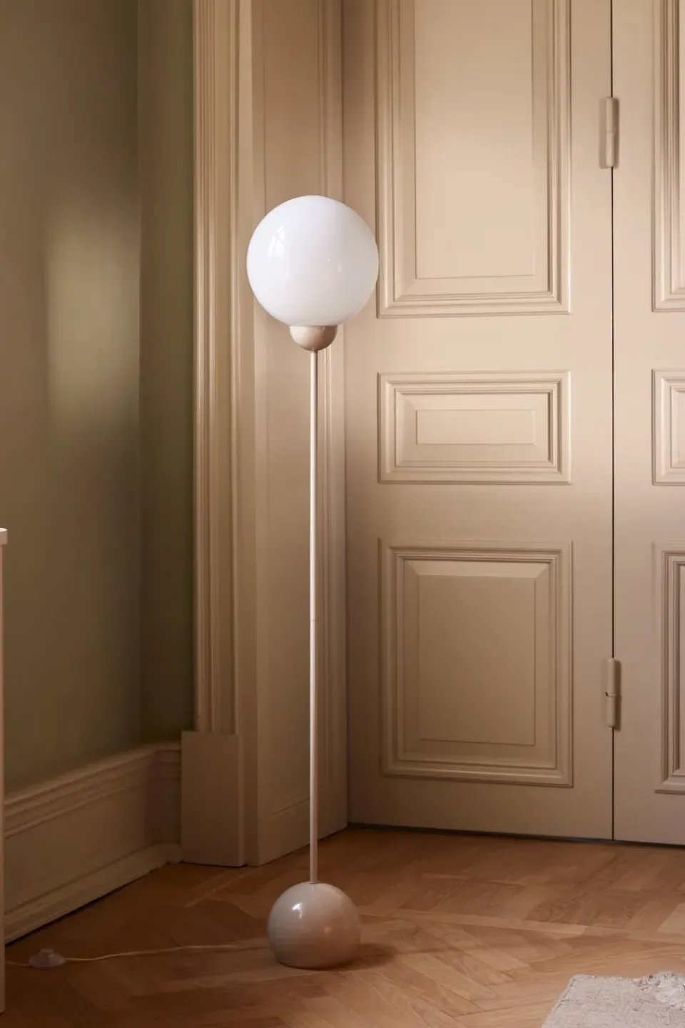 New Globen Lighting Ripley floor lamp, Beige