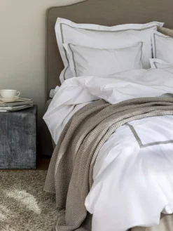 Hot Mille Notti Riposo Bedspread, Stone, 260x260 cm Grey