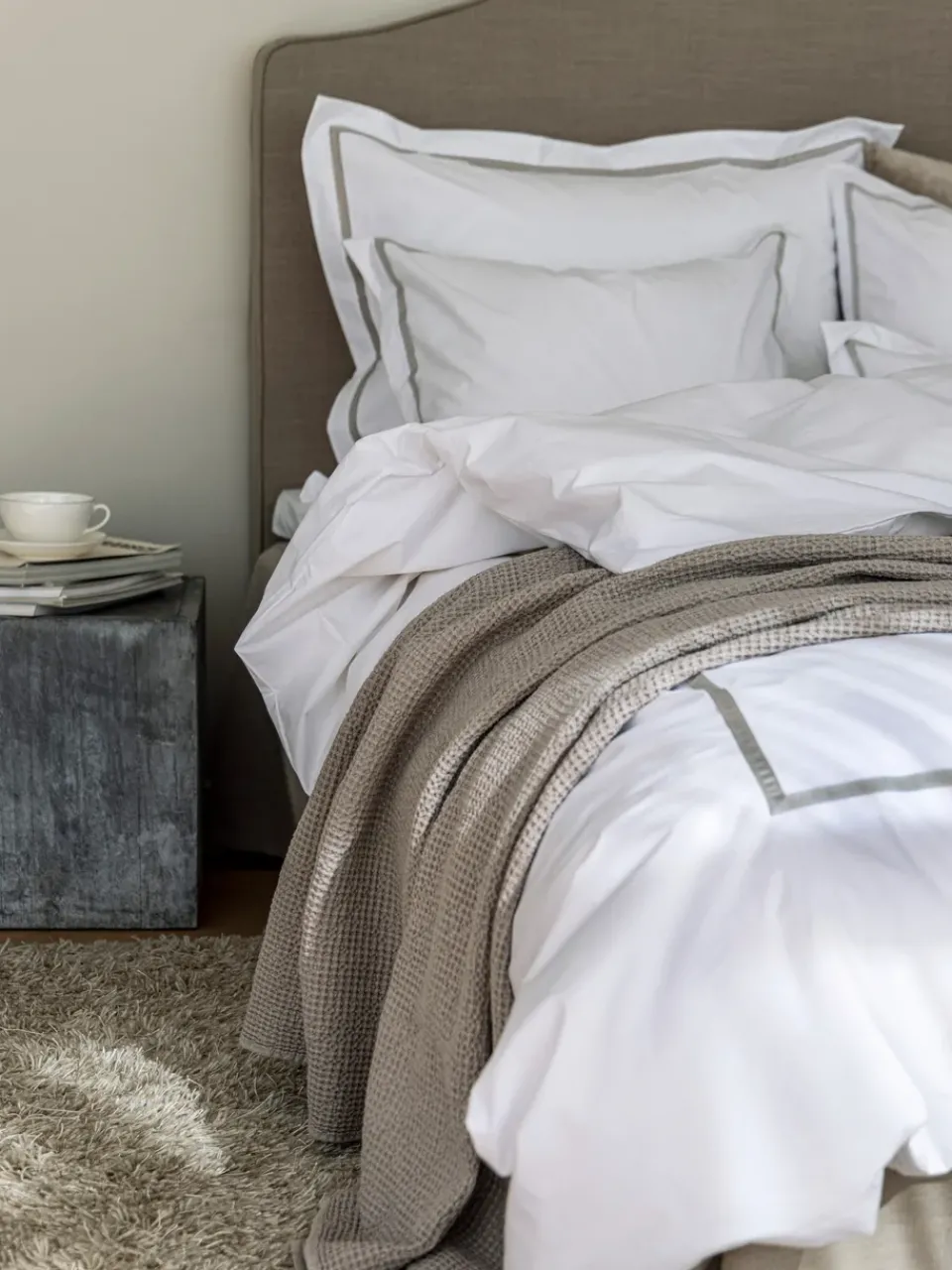 Hot Mille Notti Riposo Bedspread, Stone, 260x260 cm Grey