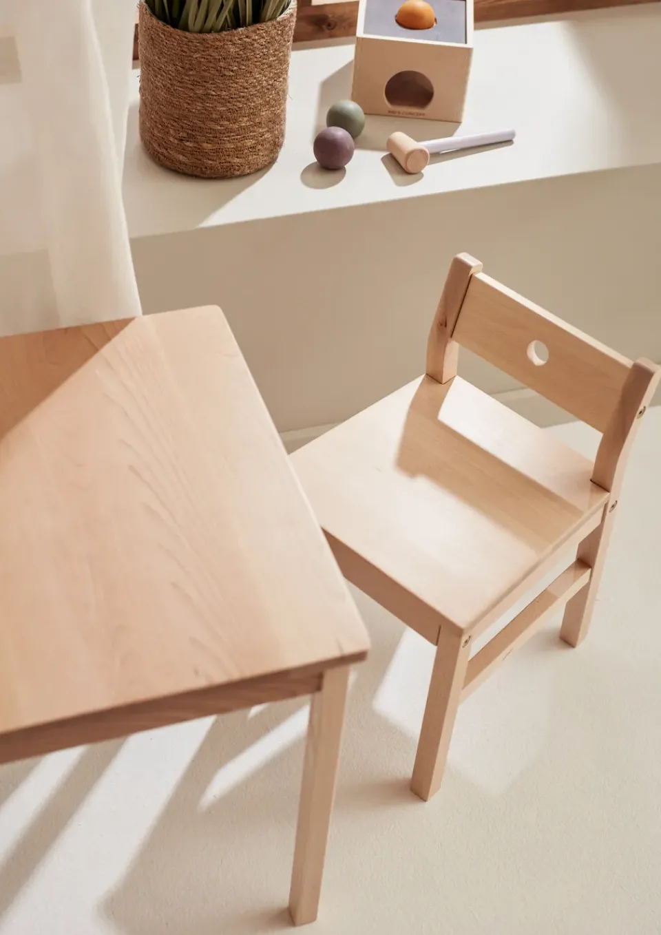 Best Kid's Concept Saga table, Beech Beige