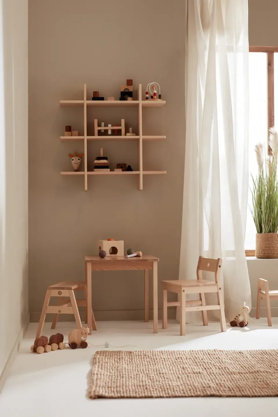 Best Kid's Concept Saga table, Beech Beige