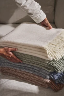 Wool Blankets & Throws^Scandi Living Sandstone wool throw 130x180 cm, Cream White