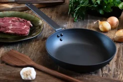 Sale Satake carbon steel frying pan 3mm, 24 cm Black