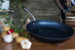 Frying Pans & Skillets^Satake frying pan in carbon steel, 28 cm Black