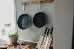 Frying Pans & Skillets^Satake frying pan in carbon steel, 28 cm Black