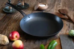 Cast Iron Pans|Frying Pans & Skillets^Satake frying pan in lightweight cast iron ceramic, 30 cm Black