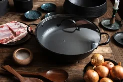 Saucier & Sauté Pans^Satake Sauté Pan Lightweight Cast Iron Ceramic, 30 cm Black