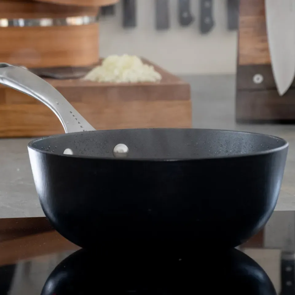 Saucepans^Satake sauté saucepan with glass lid 2-pieces, 2 L Black