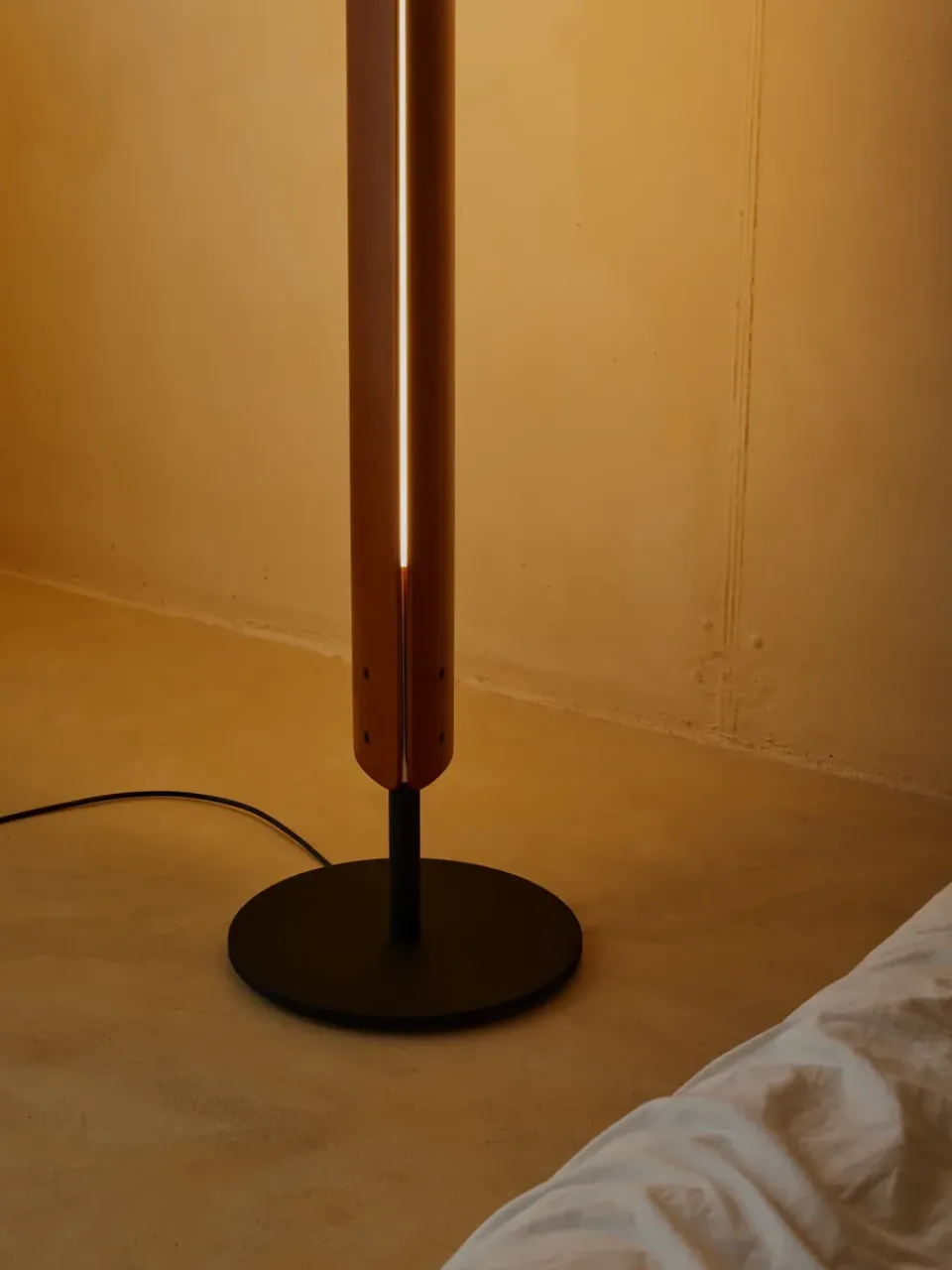 Reading Lamps|Floor Lamps^Flos Seki-han floor lamp 226 cm, Heat treated ash-black metal Brown