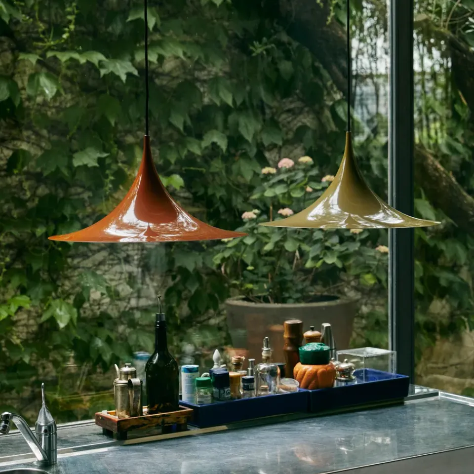 Pendant Lamps^GUBI Semi lamp Ø 47 cm, Fennel seed glossy GreenYellow