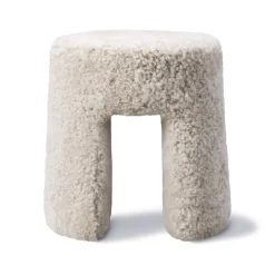 Sitting Poufs^Fredericia Furniture Sequoia ottoman, Sheepskin moonlight White