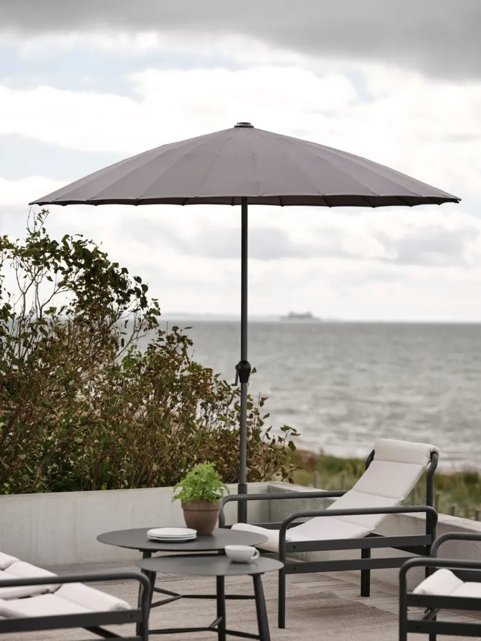 Sun Protection^Brafab Shanghai parasol, Red