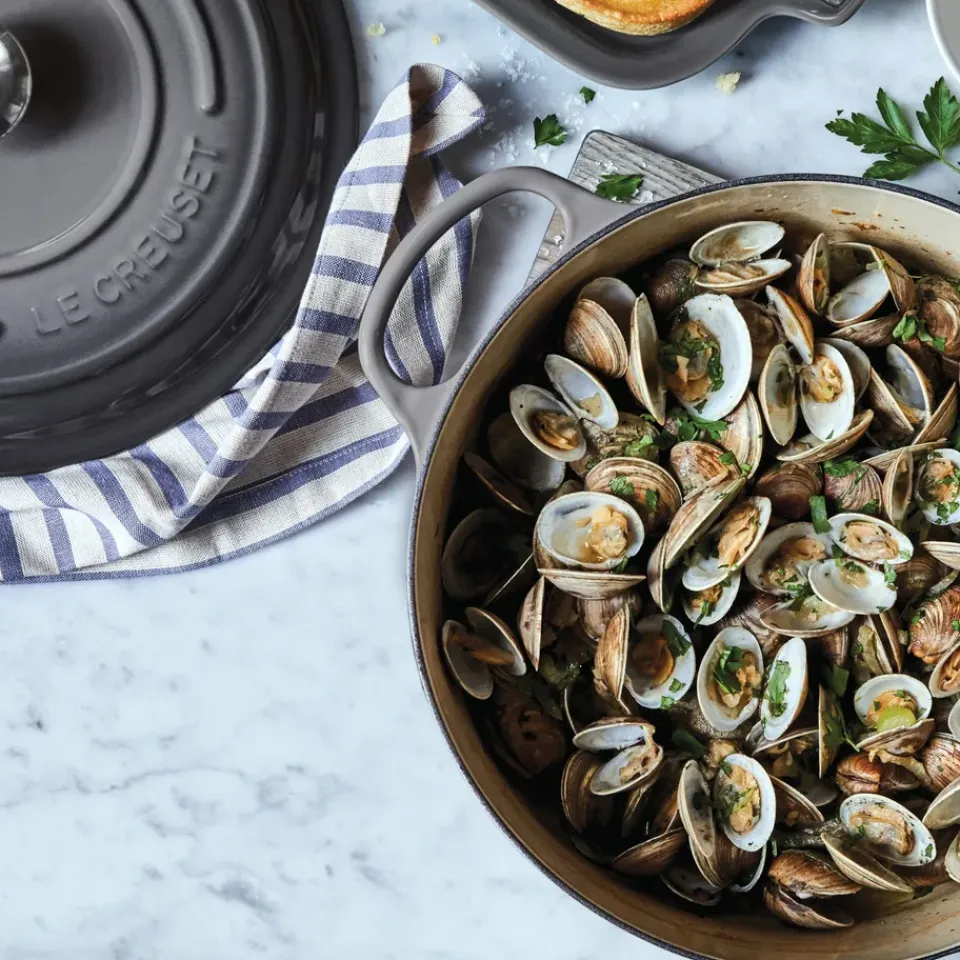New Le Creuset Signature shallow casserole 3.5 l, Flint BlackGrey