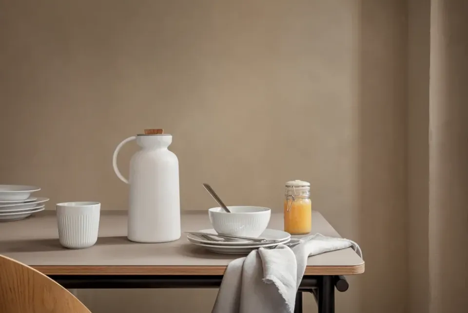Thermoses^Eva Solo Silhoutte thermos jug 1 L, White