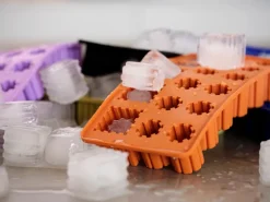 Wine & Barware^Zone Denmark Singles ice cube tray, Black