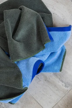 Bath Sheets^Mette Ditmer Soft bath towel 70x133 cm, Dark olive-light blue Green