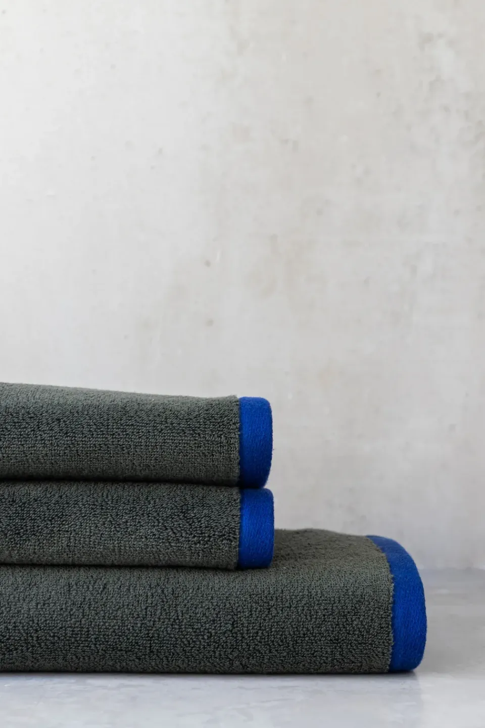 Bath Sheets^Mette Ditmer Soft bath towel 70x133 cm, Dark olive-light blue Green