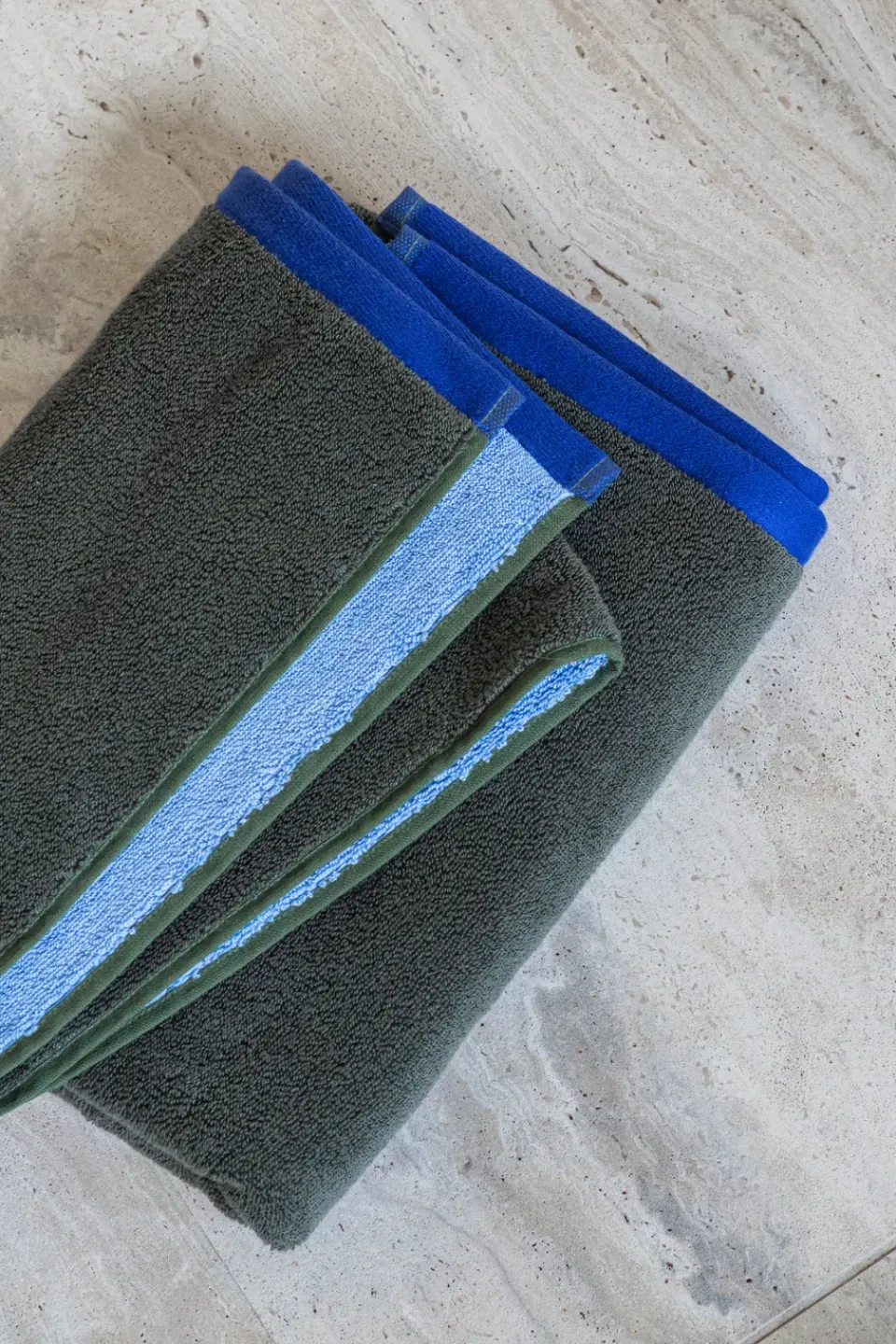 Bath Sheets^Mette Ditmer Soft bath towel 70x133 cm, Dark olive-light blue Green
