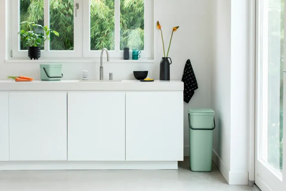 Brabantia Sort & Go waste bin 6 l., Jade Green