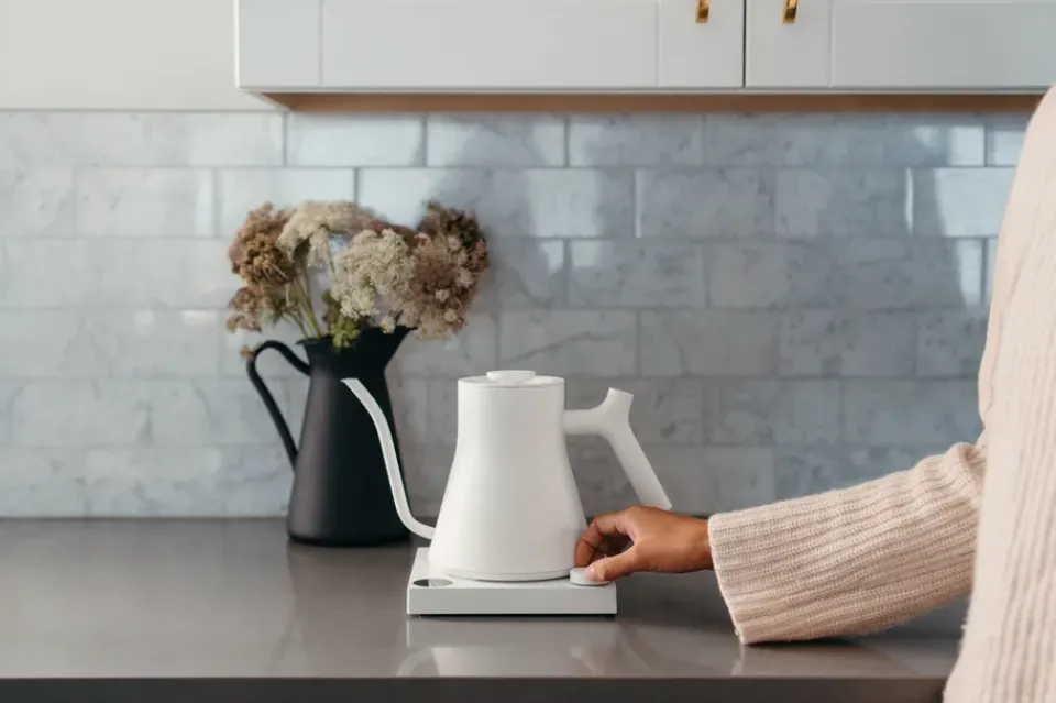 Hot Fellow Stagg EKG Pro electric kettle 0.9 L, Matte White