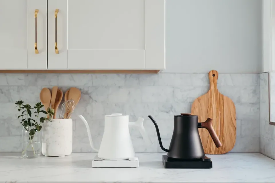 Fellow Stagg EKG Pro electric kettle 0.9 L, Matte black-walnut BlackBrown