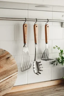 Mashers & Ricers^Heirol Stainless steel potato masher 27.5 cm, Beech Brown