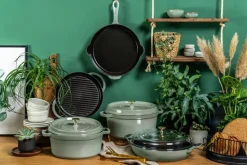 Discount STAUB frying pan cast iron with pouring lip Ø28 cm, Eucalyptus wood Green