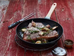 Cast Iron Pans^STAUB frying pan cast iron light wood handle, Ø28 cm Black
