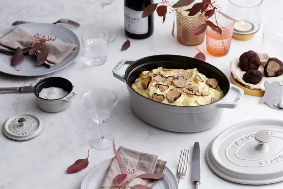 Clearance STAUB La Cocotte oval cast iron pot 6.7 L, truffle White