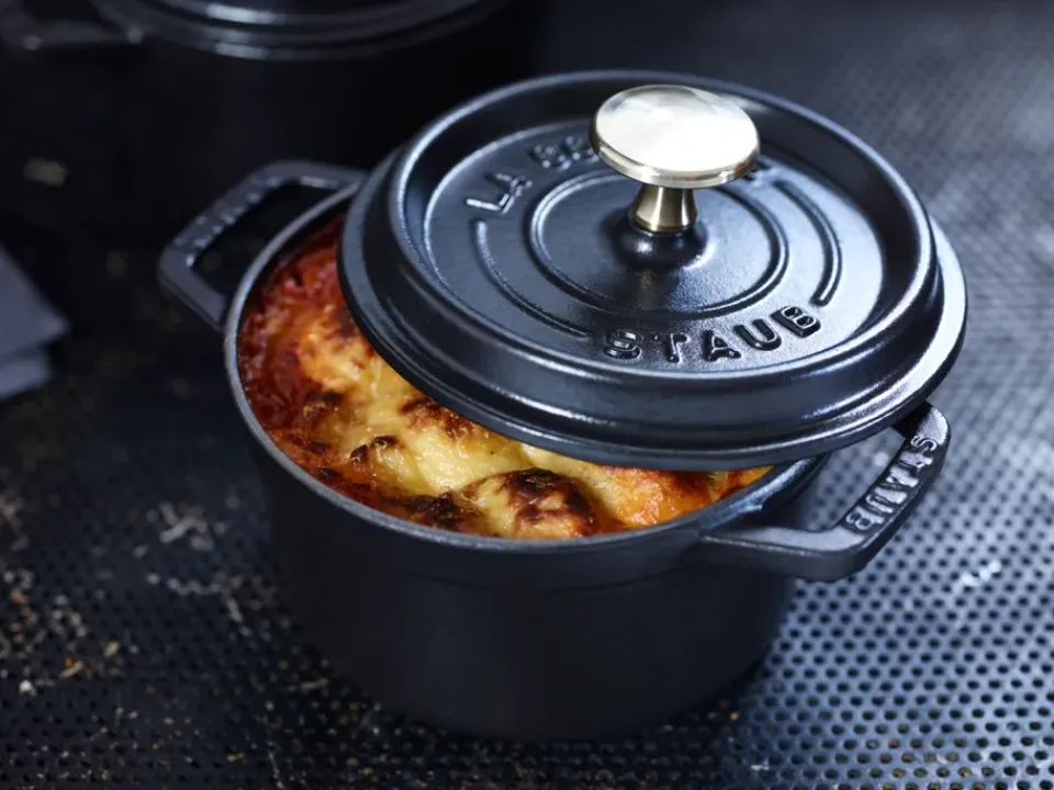 STAUB La Cocotte round pot cast iron 0.8 L, Black