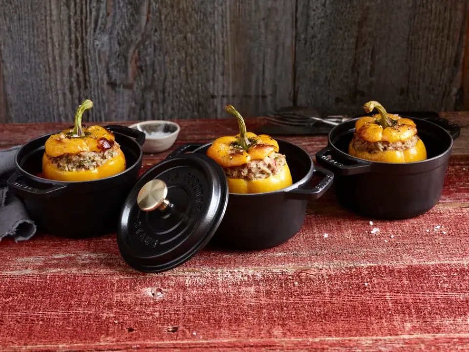 STAUB La Cocotte round pot cast iron 0.8 L, Black
