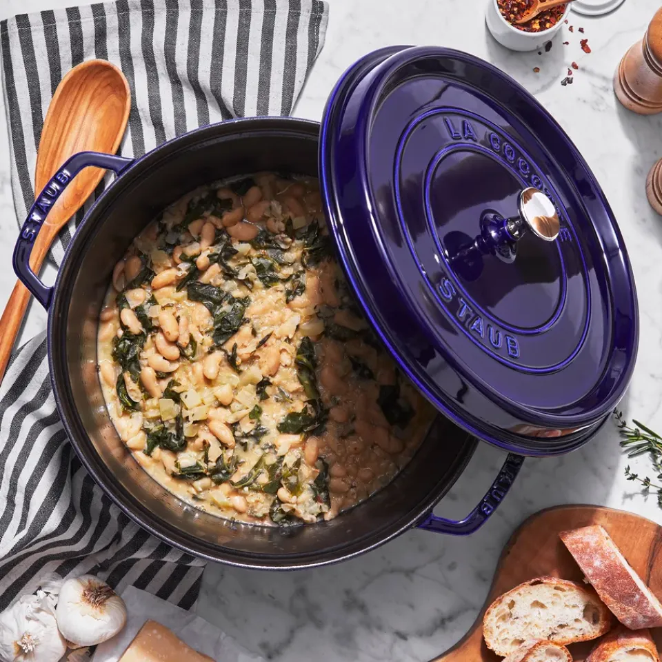 Clearance STAUB round casserole dish. Three layers of enamel 3.8 l, Dark Blue