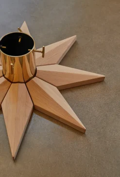 Fritz Hansen Stella Christmas tree base Ø50.5 cm, Oak BeigeGold-coloured