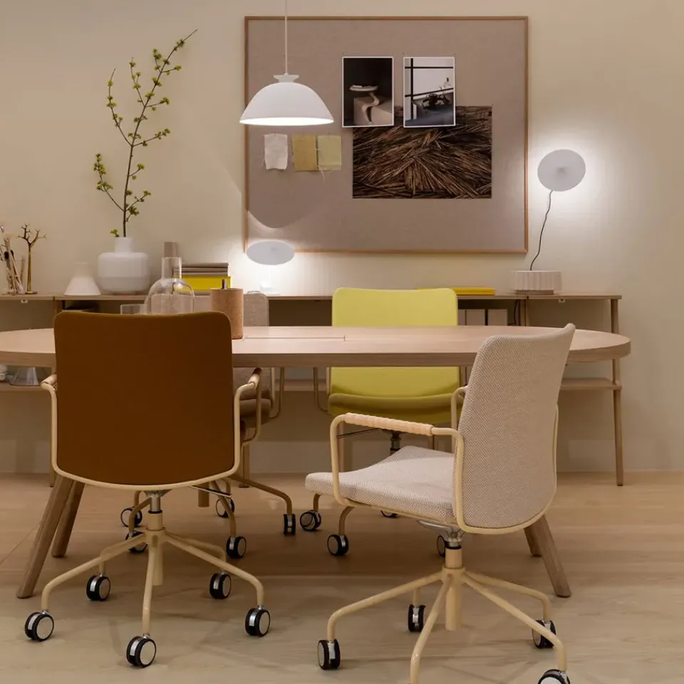 Office Chairs^Swedese Stella office chair can be raised/lowered with tilt, Leather elmosoft 99999 , chrome stand, flexible back Black