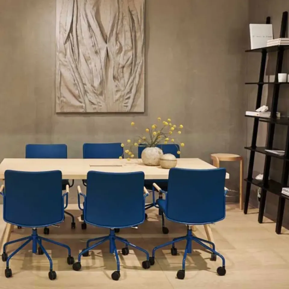 Office Chairs^Swedese Stella office chair can be raised/lowered with tilt, Leather elmosoft 99999 , chrome stand, flexible back Black