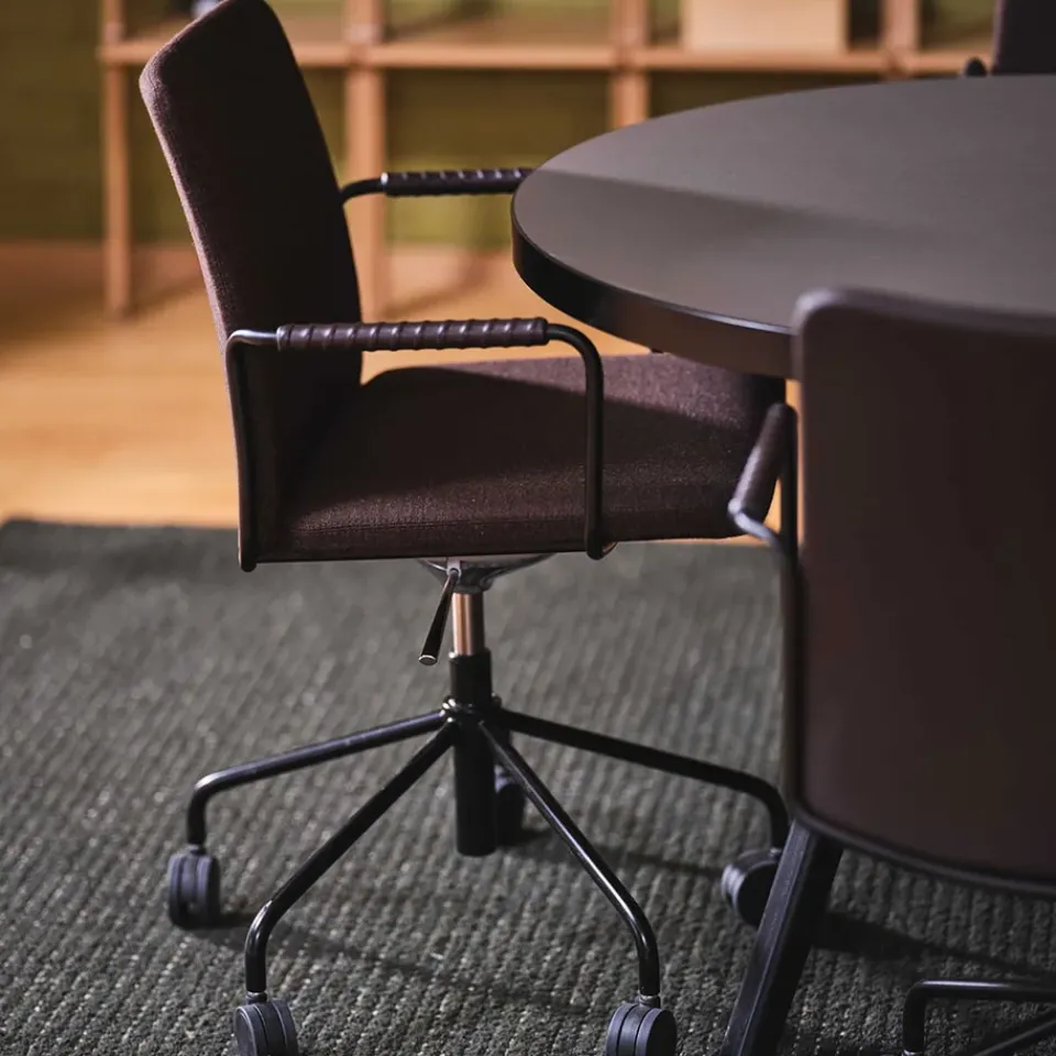 Office Chairs^Swedese Stella office chair can be raised/lowered with tilt, Leather elmosoft 99999 , chrome stand, leather-covered armrests, flexible back Black