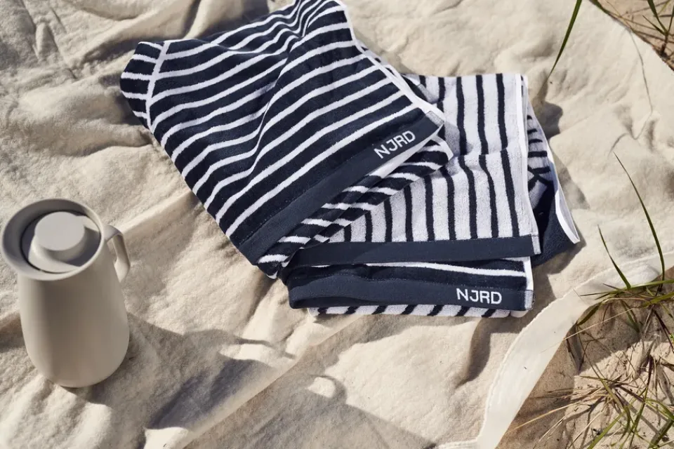 Hot NJRD Stripes bath towel 70x140 cm, Blue