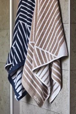 Hot NJRD Stripes bath towel 70x140 cm, Blue