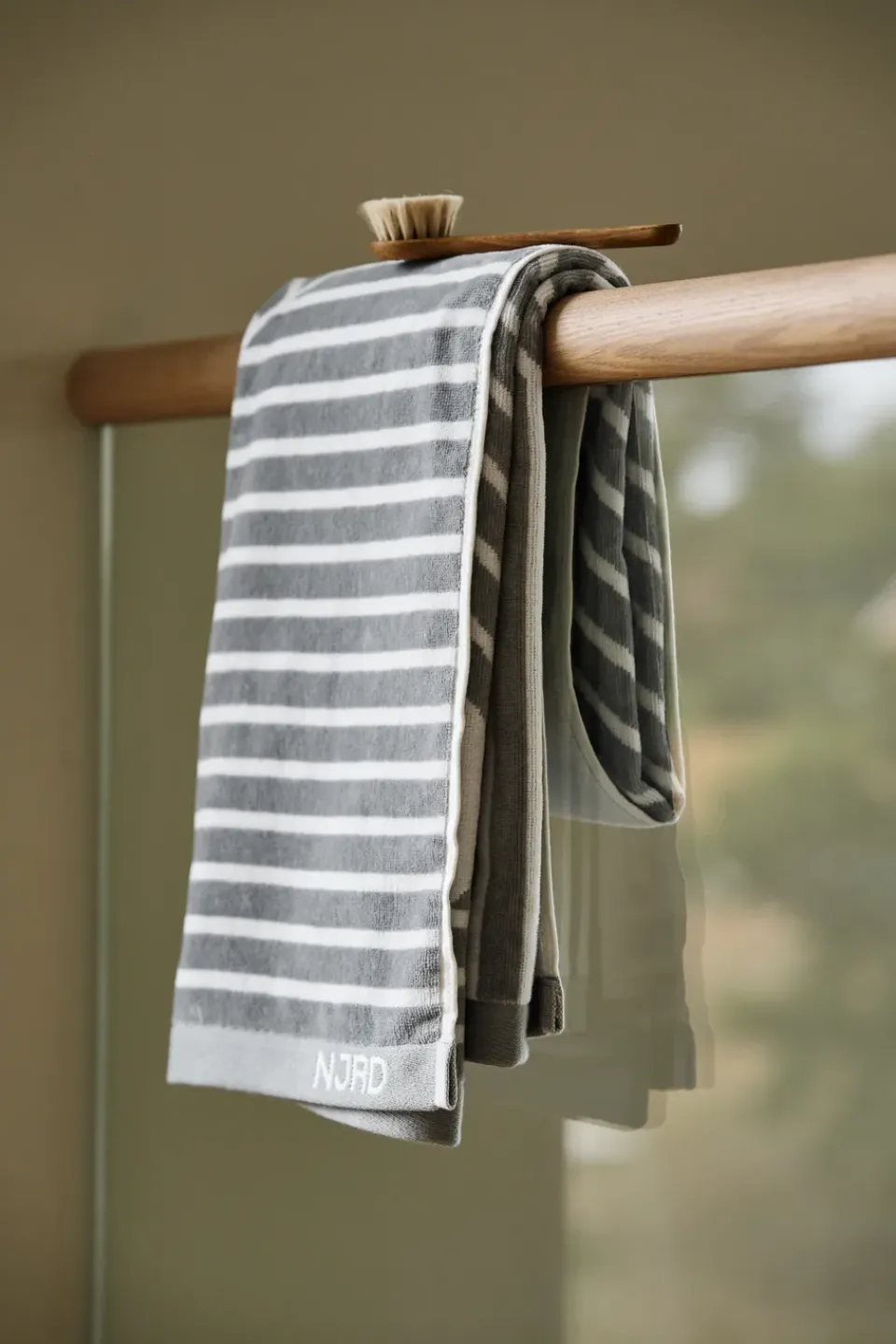 Outlet NJRD Stripes bath towel 70x140 cm, Grey