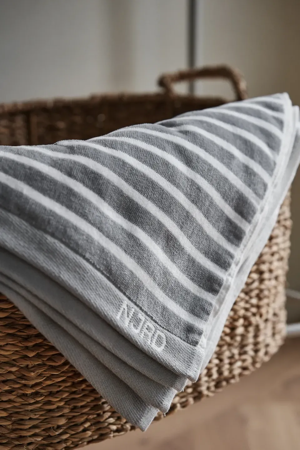 Outlet NJRD Stripes bath towel 70x140 cm, Grey