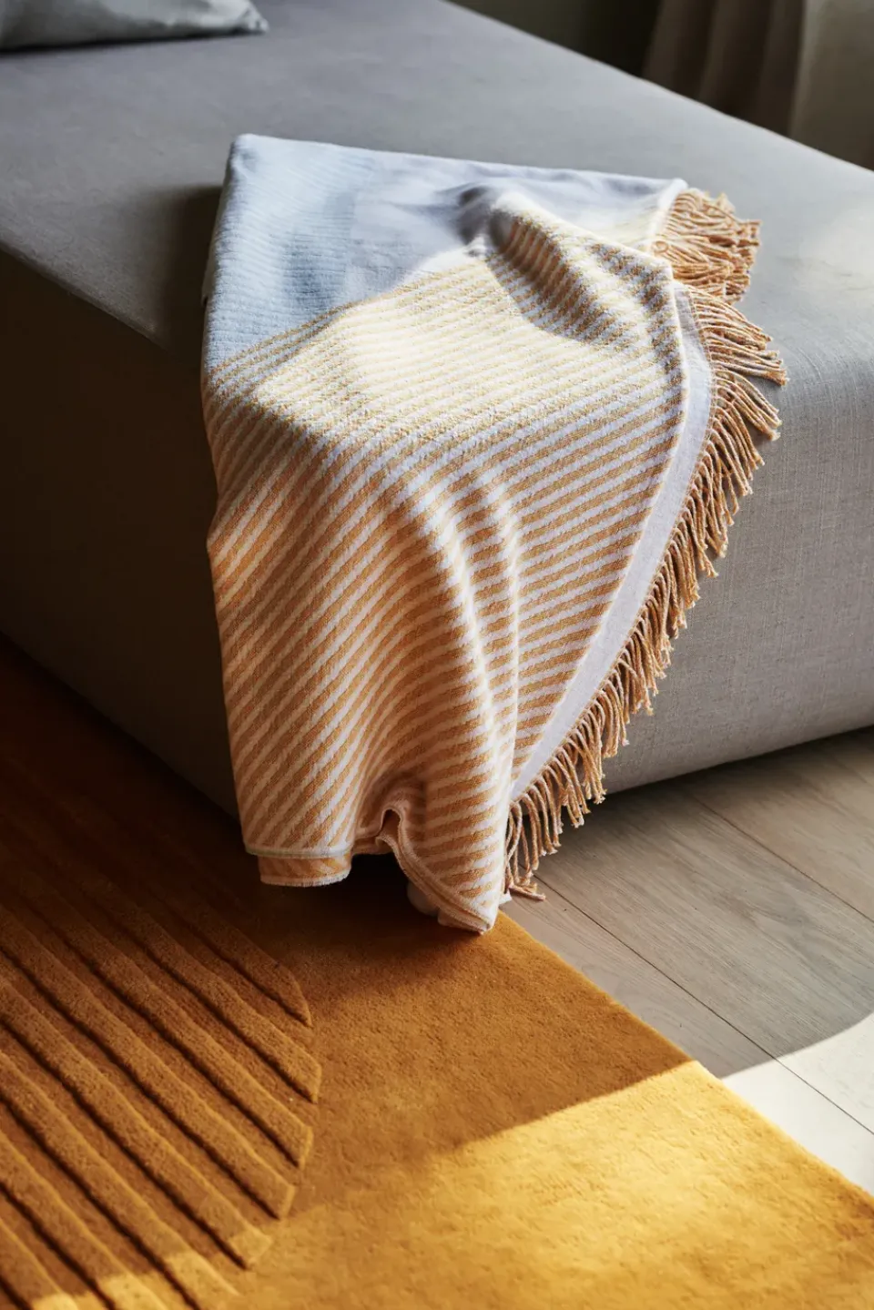 Best NJRD Stripes cotton throw, Yellow