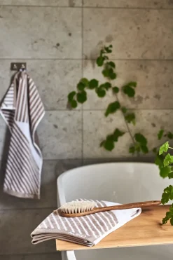 Towels^NJRD Stripes towel 50x70 cm, Beige
