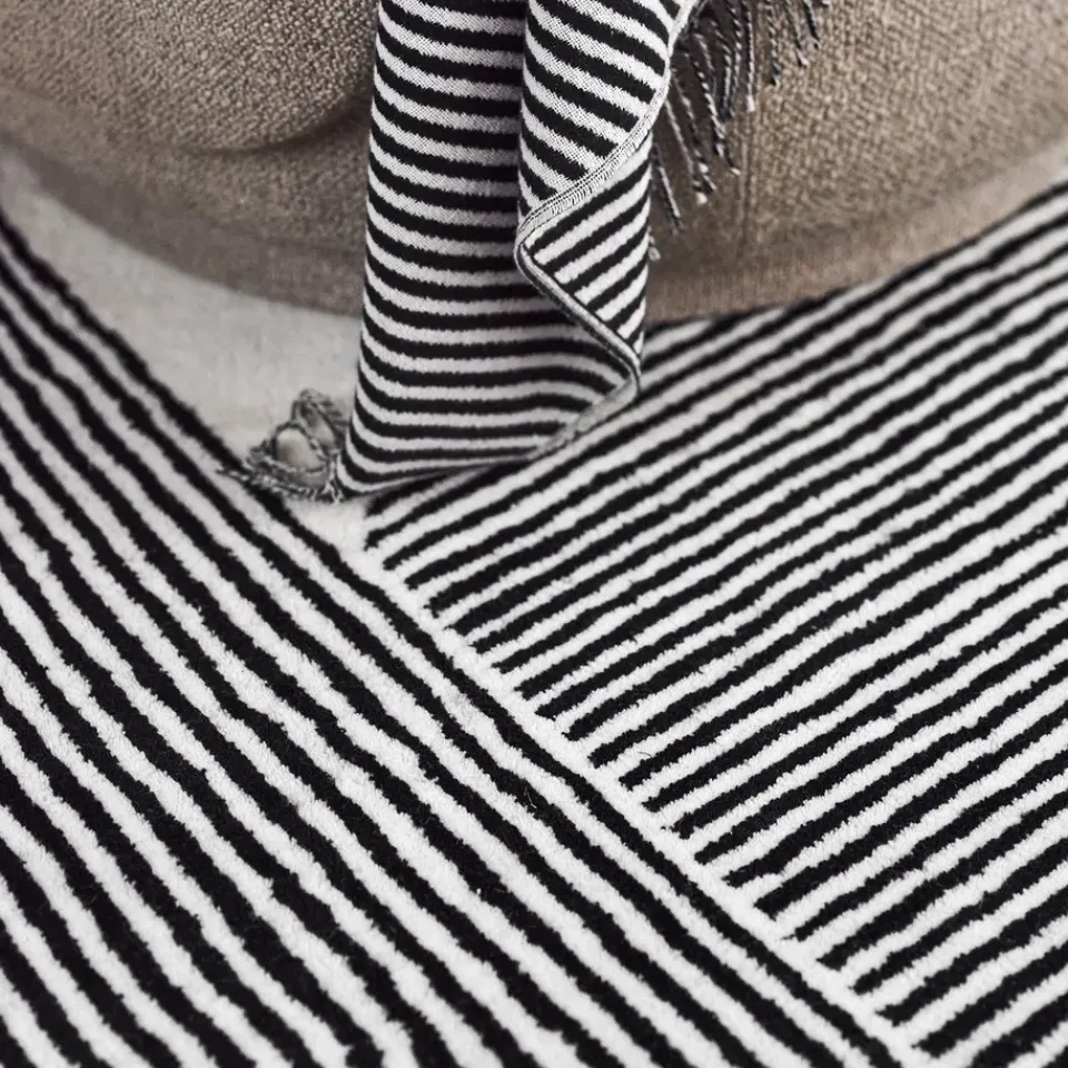 Outlet NJRD Stripes wool rug natural white, 200x300 cm GreyBlackWhite