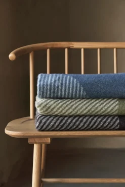 Discount NJRD Stripes wool throw 130x185 cm, Blue