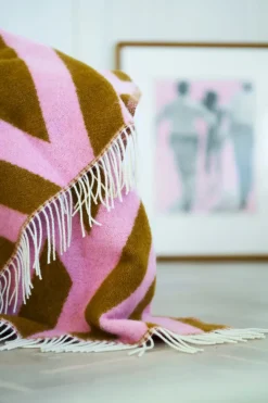 Wool Blankets & Throws^Klippan Yllefabrik Tangent wool throw 130x200 cm, -carmel Pink