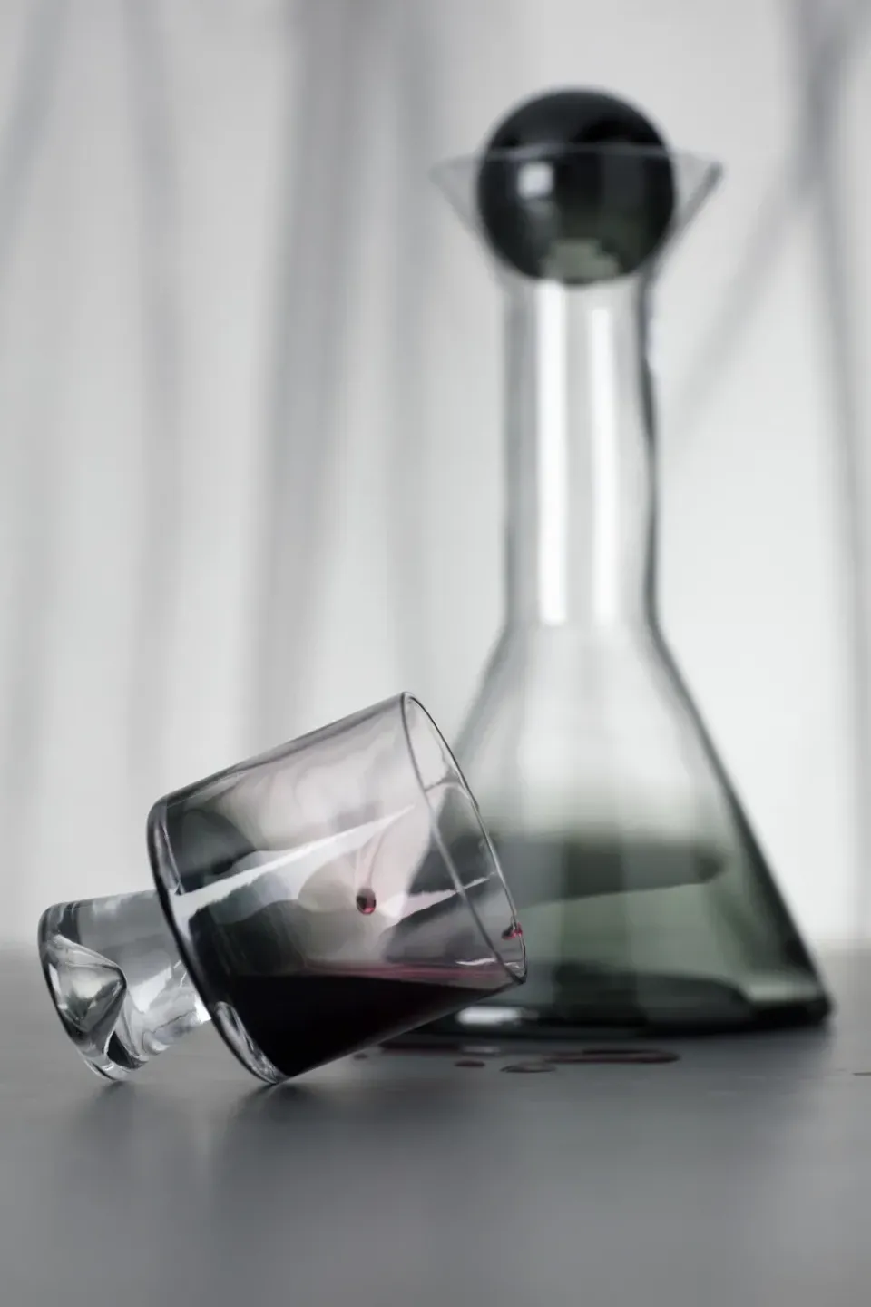 Clearance Tom Dixon Tank wine carafe 1 L, black Transparent