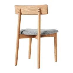 Chairs^MUUBS Tetra chair with padded seat, Concrete coloured fabric-natural oiled oak GreyBrown
