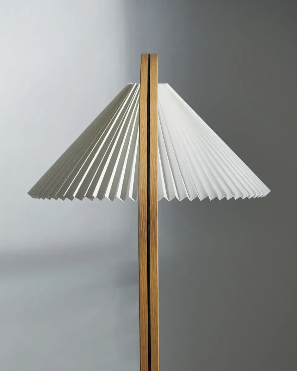 Reading Lamps|Children's Lamps^GUBI Timberline floor lamp, Oak-birch-white BeigeWhite