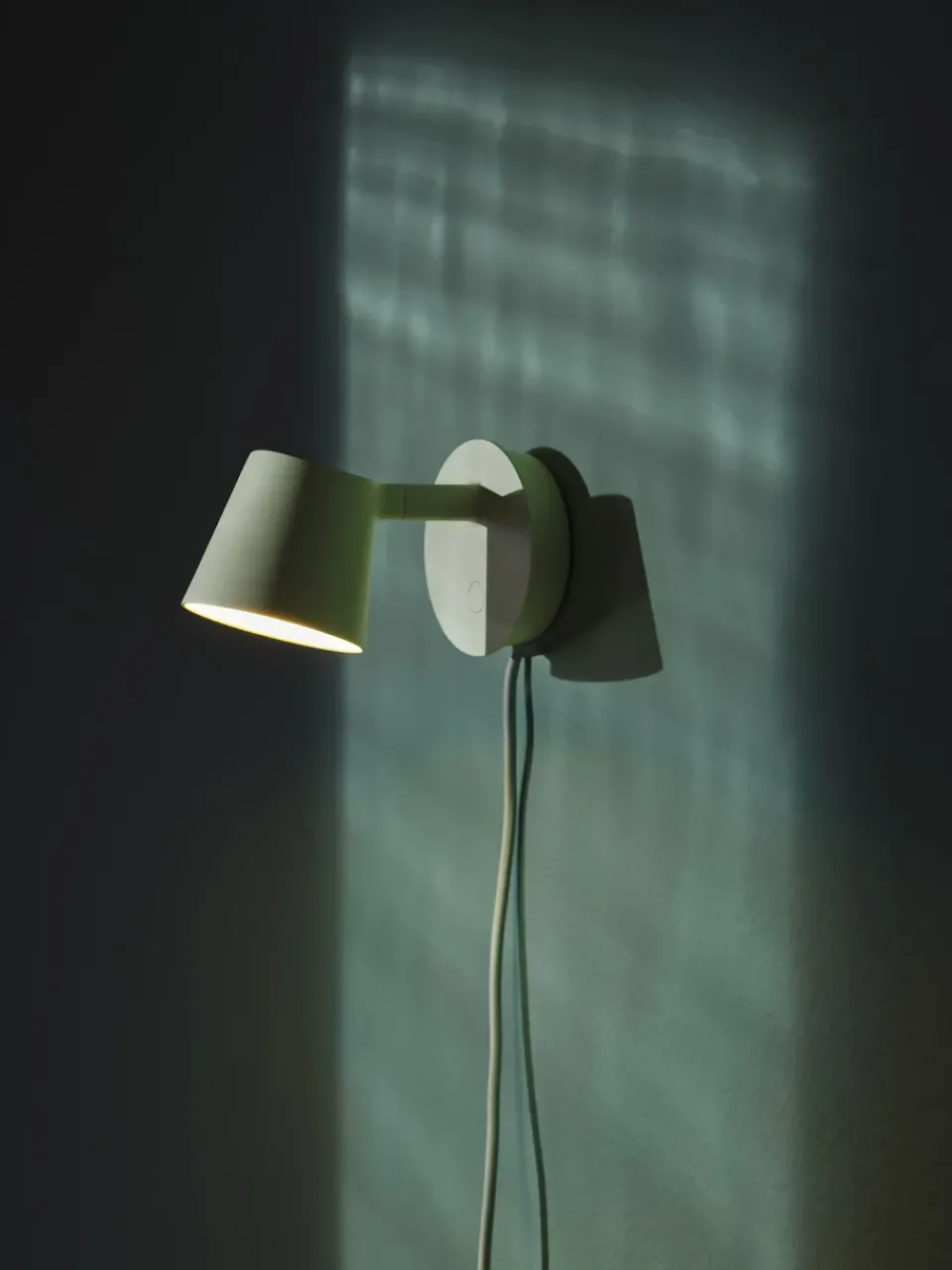 Muuto Tip wall lamp, Light Green