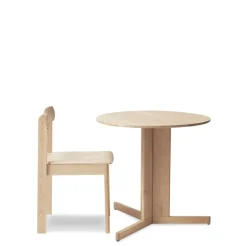 Outlet Form & Refine Trefoil dining table Ø75 cm, White oak Beige